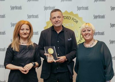 Experta dobitnik nagrade superbrands 2016/17